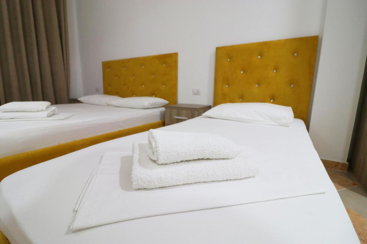 Hotel Kristal فلورا المظهر الخارجي الصورة