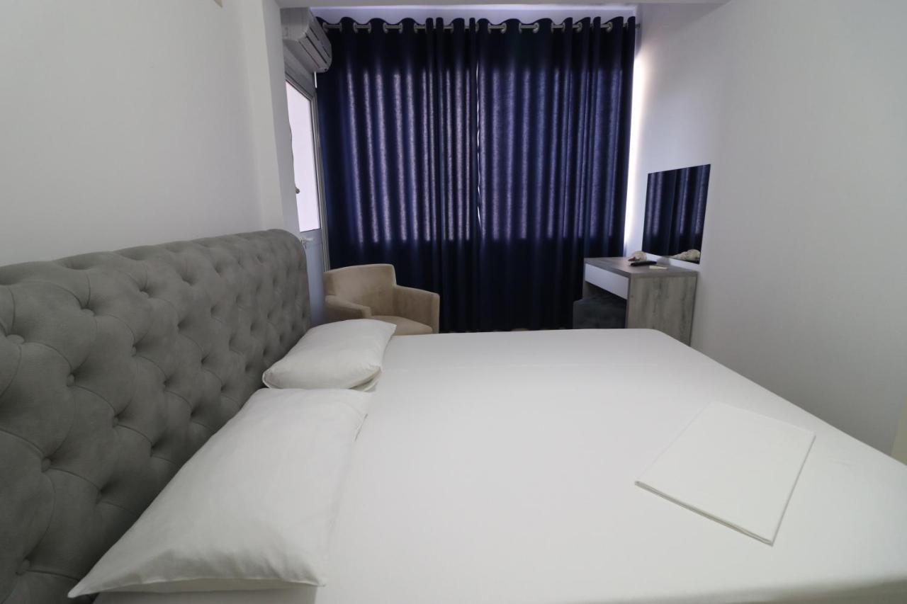 Hotel Kristal فلورا المظهر الخارجي الصورة