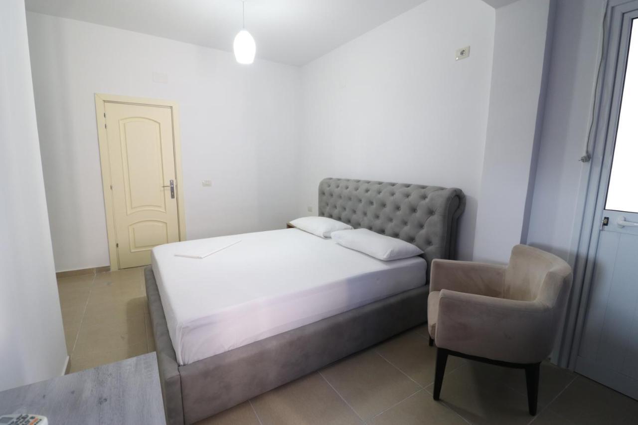 Hotel Kristal فلورا المظهر الخارجي الصورة