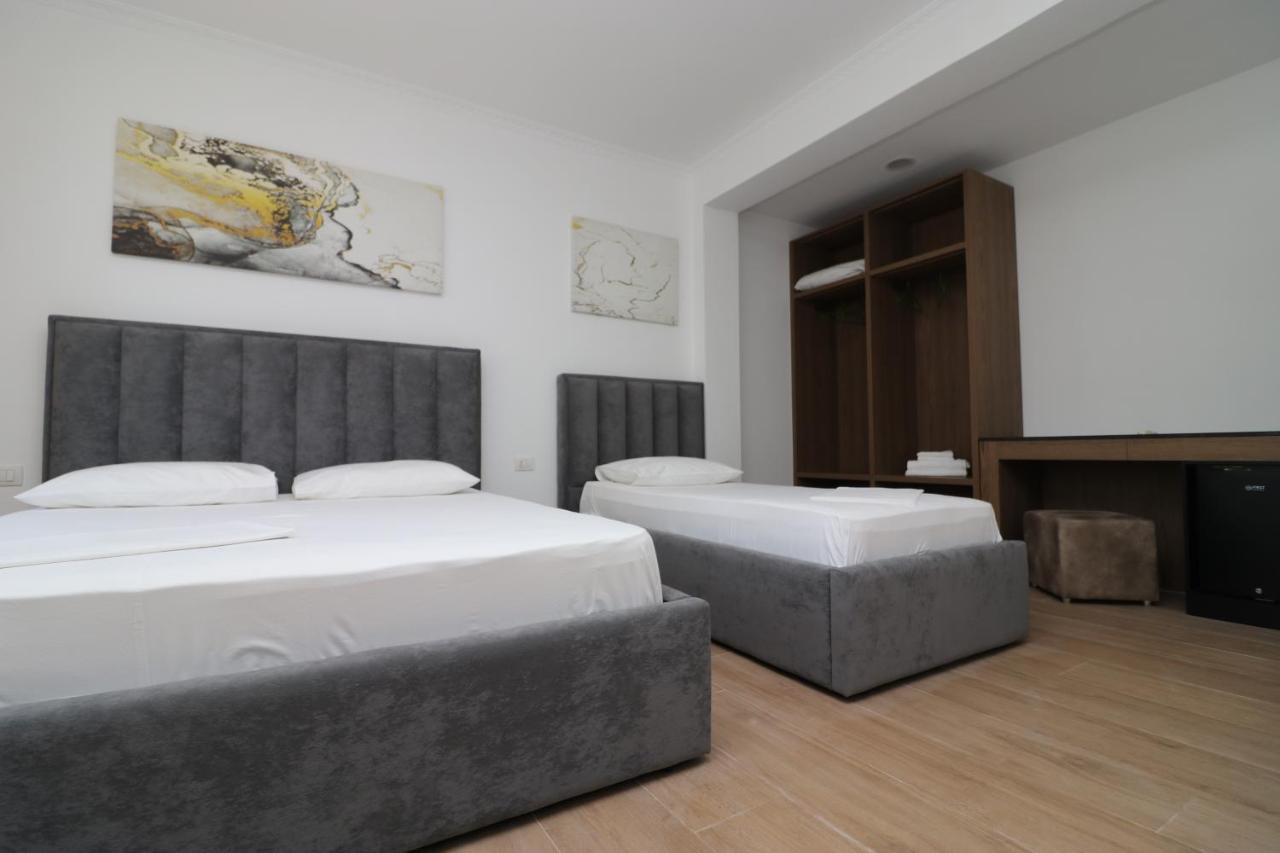Hotel Kristal فلورا المظهر الخارجي الصورة